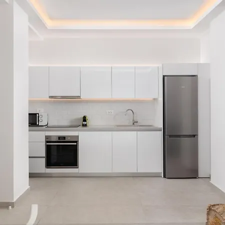Apartament Karibu W/ Private Parking Rhodes City